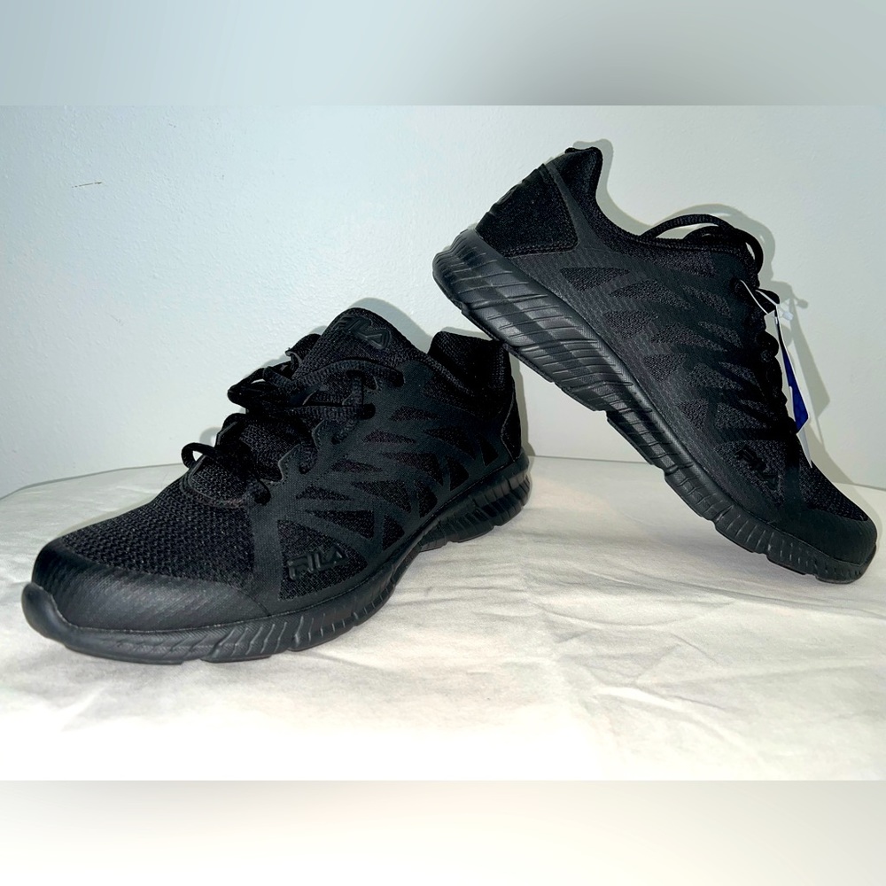 Men’s Black Fila Size 11 Shoes